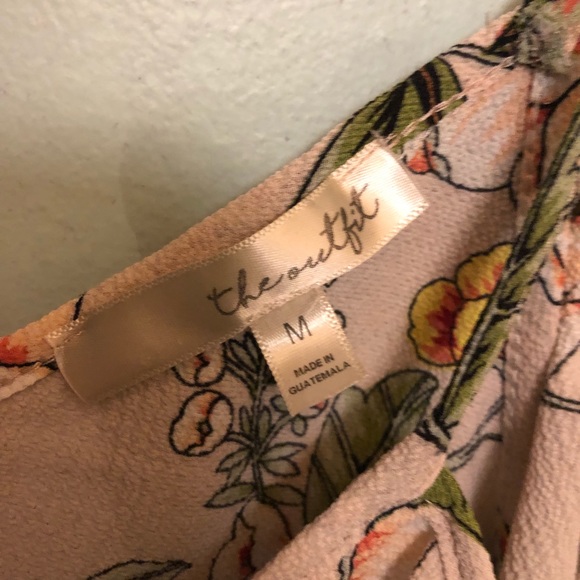 Cold shoulder top - Picture 2 of 3